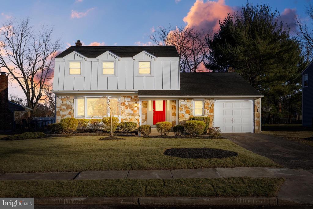 7 Lisa Ln