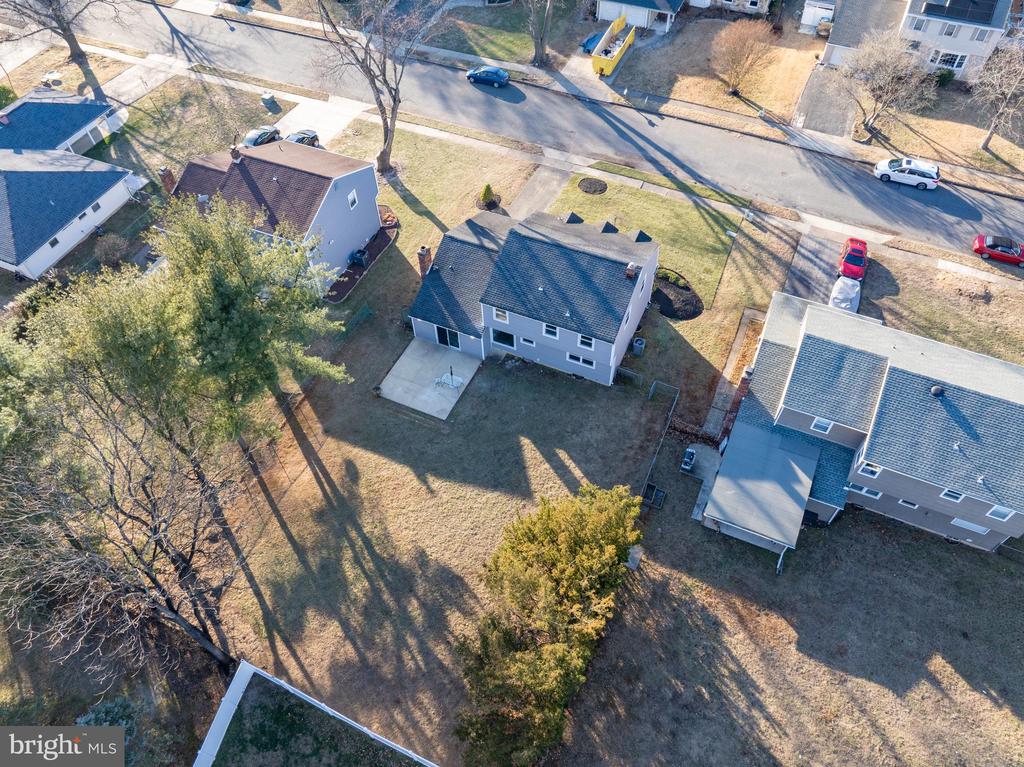 7 Lisa Ln