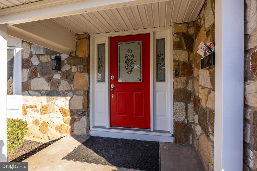7 Lisa Ln
