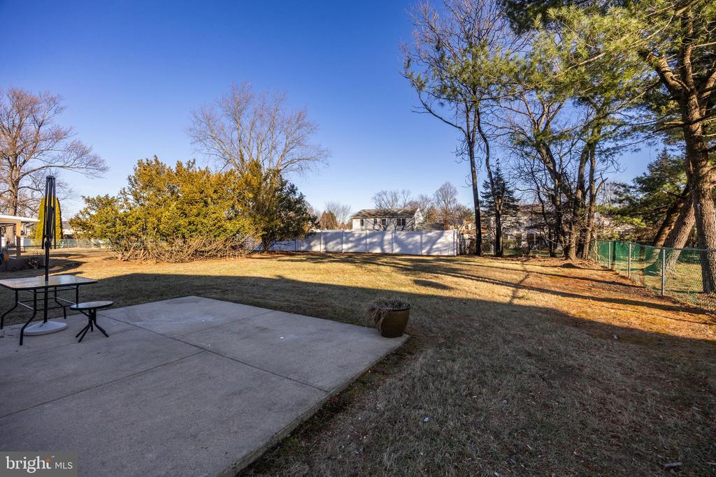 7 Lisa Ln
