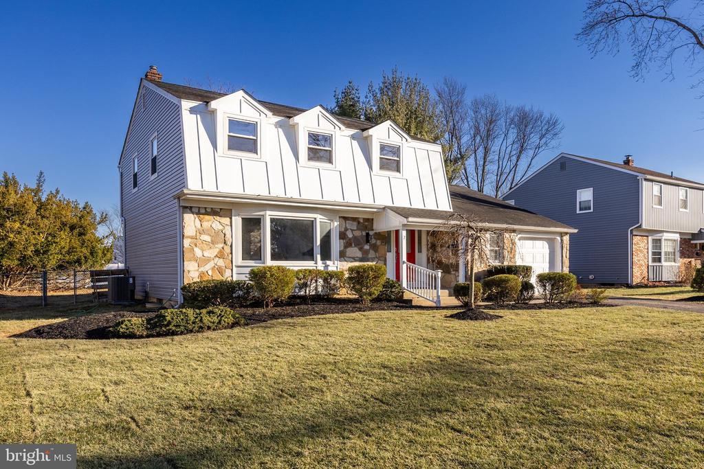 7 Lisa Ln