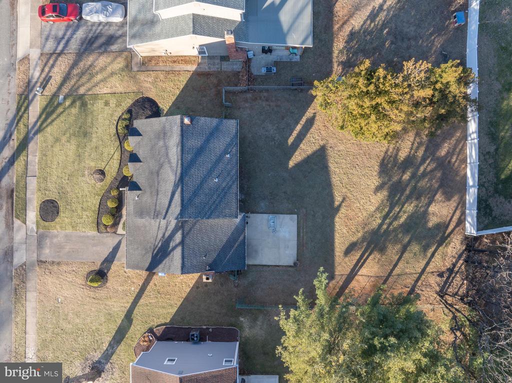 7 Lisa Ln