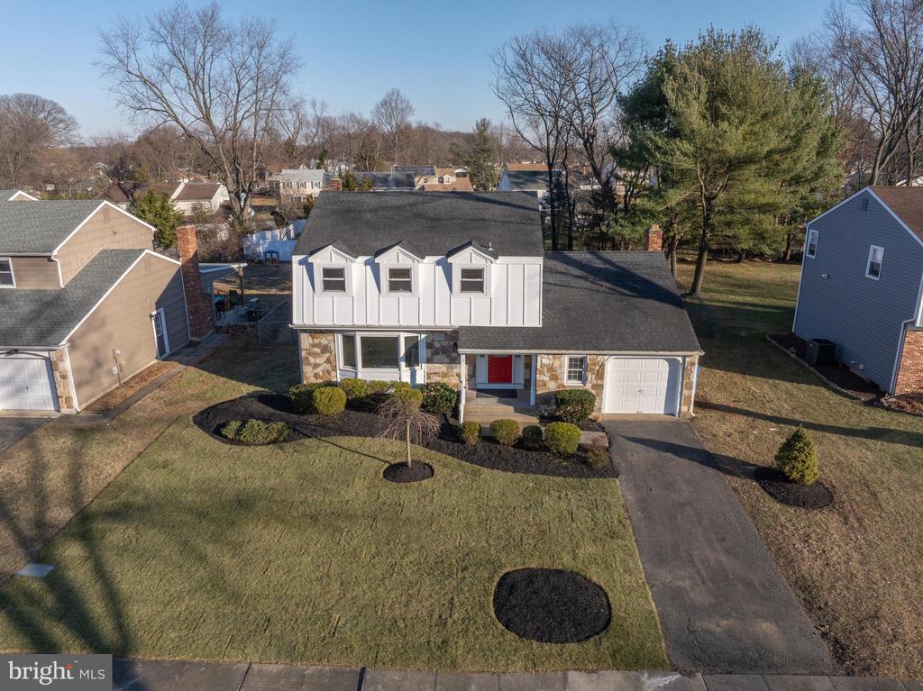 7 Lisa Ln