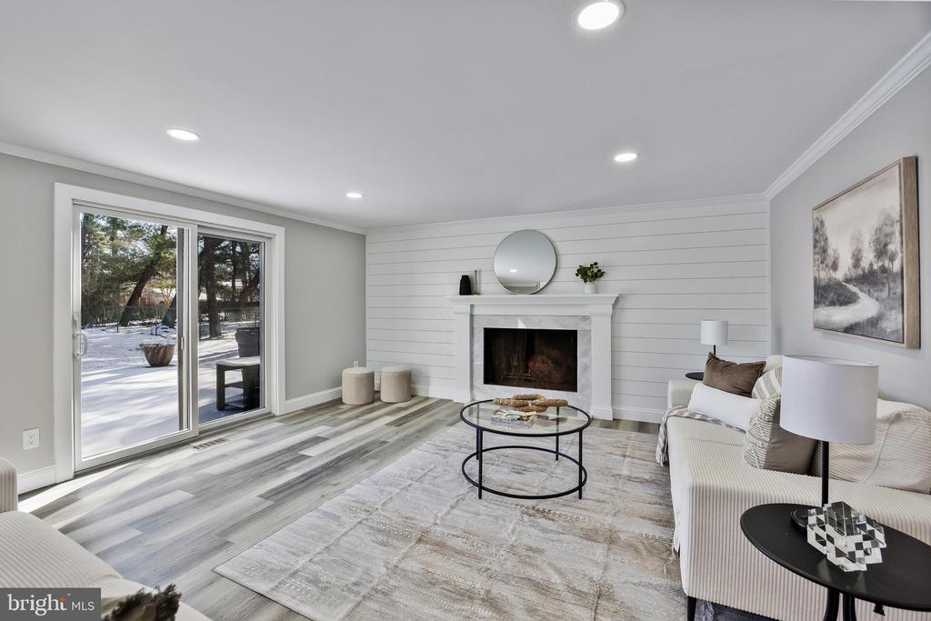 7 Lisa Ln