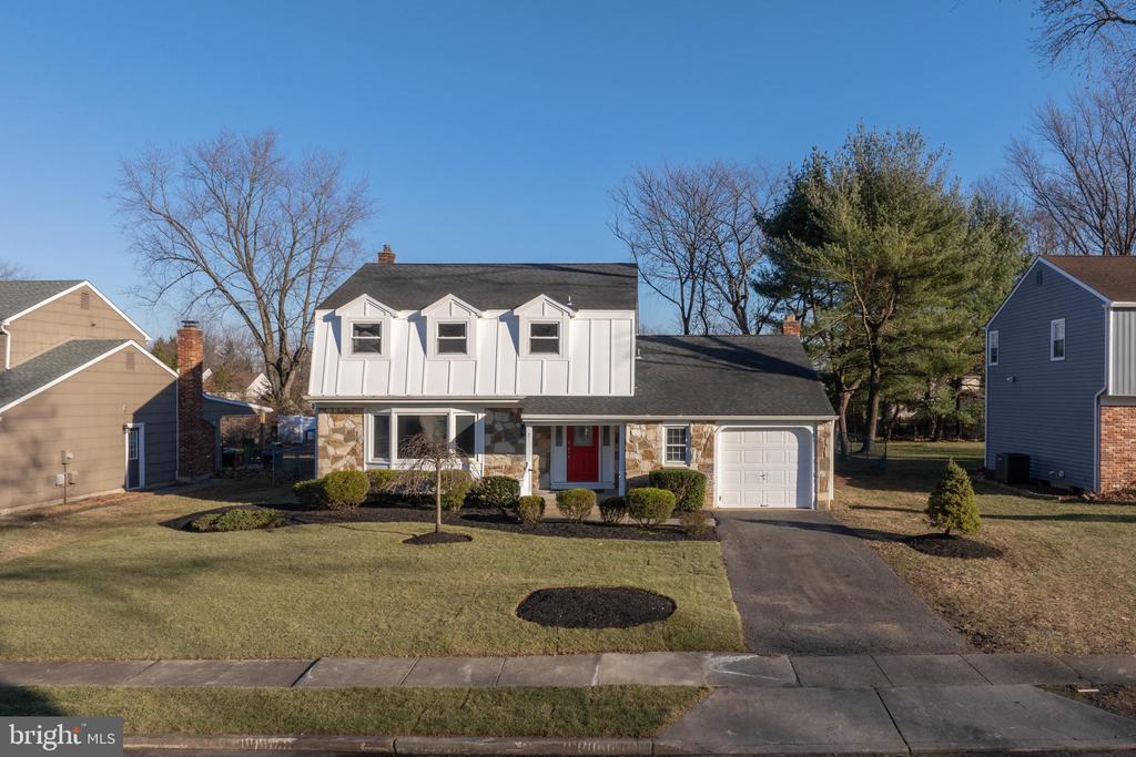 7 Lisa Ln