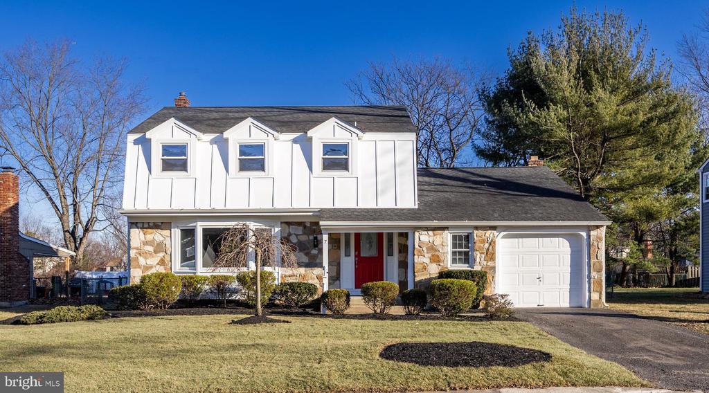 7 Lisa Ln