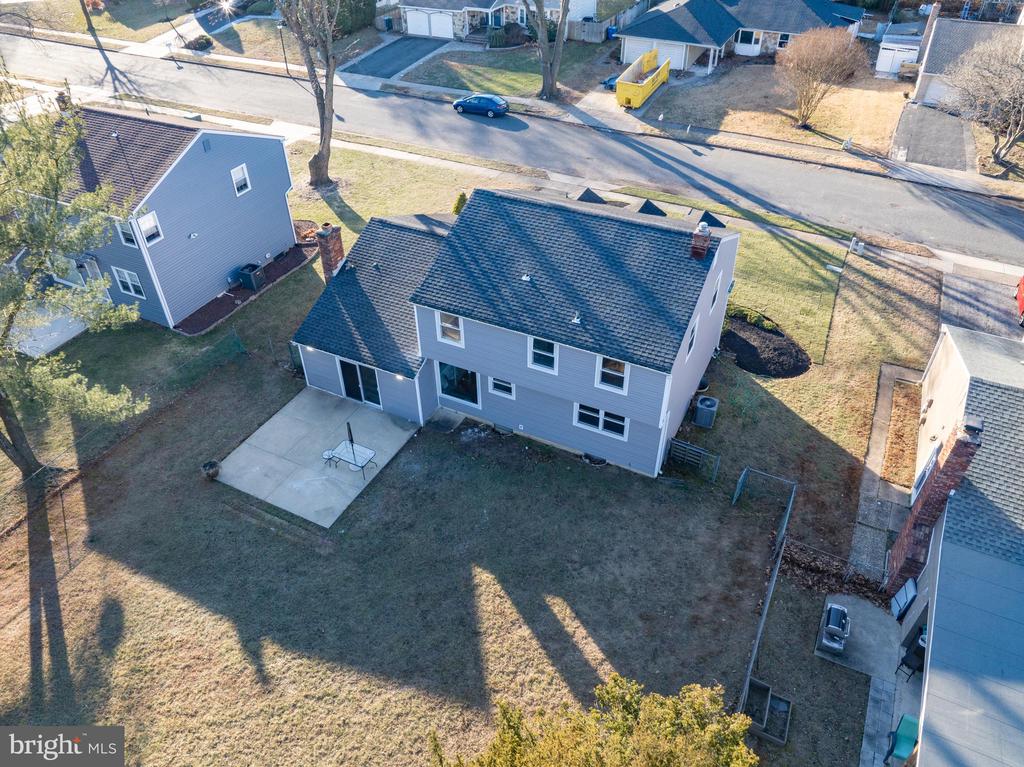 7 Lisa Ln