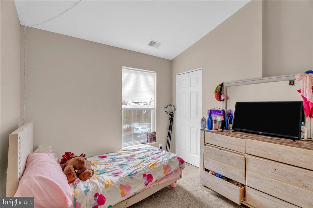 55 Coachlight Dr