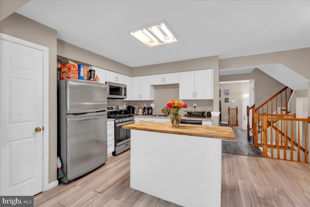 55 Coachlight Dr