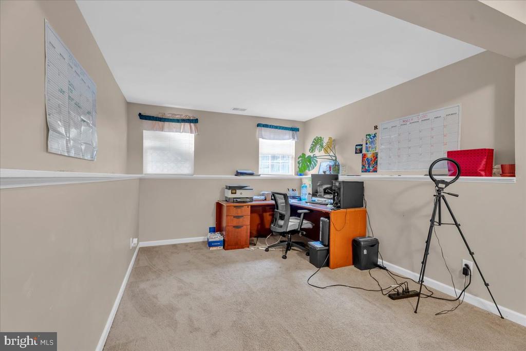 55 Coachlight Dr