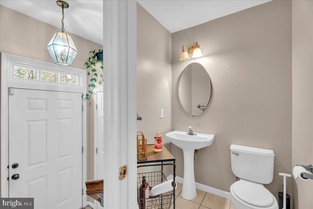 55 Coachlight Dr