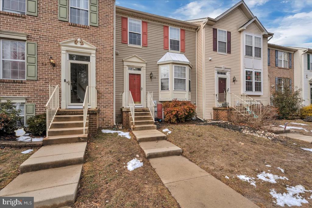 55 Coachlight Dr