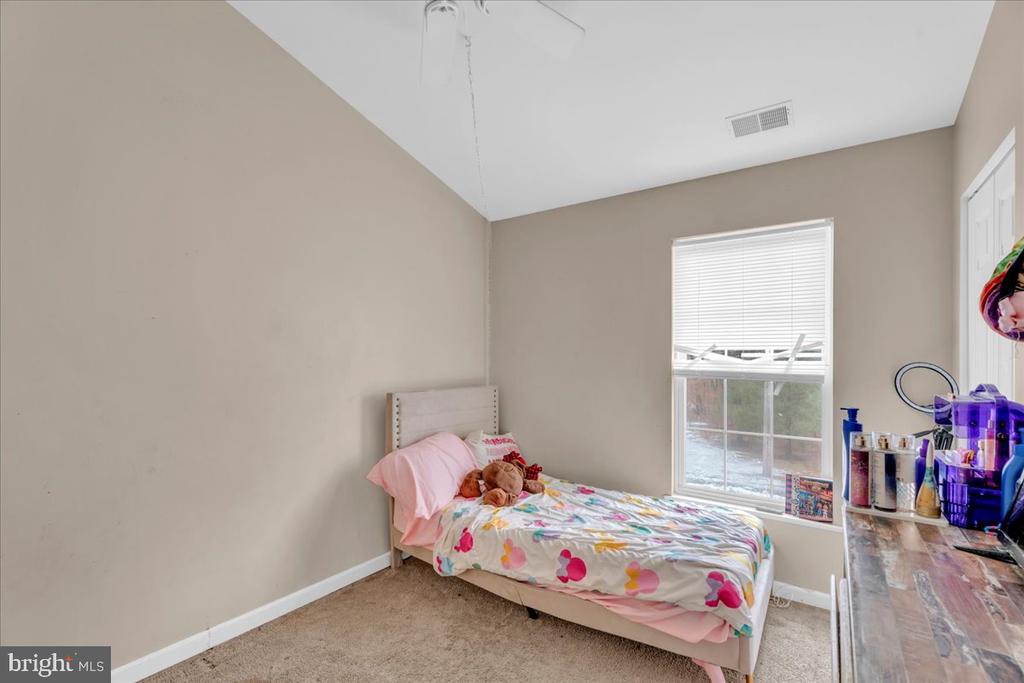 55 Coachlight Dr