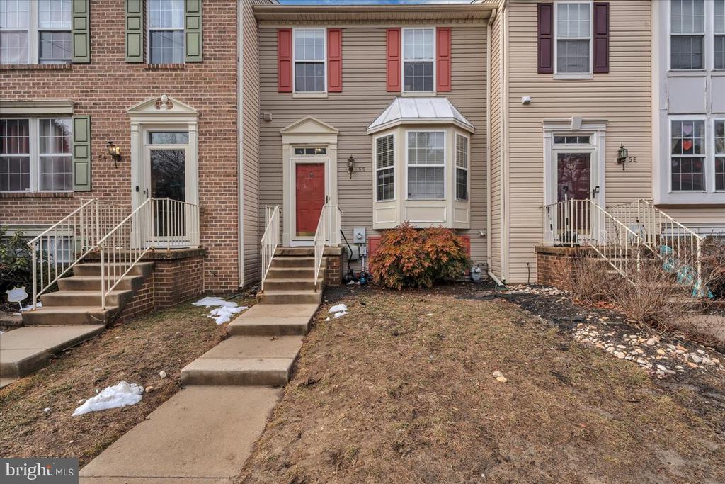 55 Coachlight Dr
