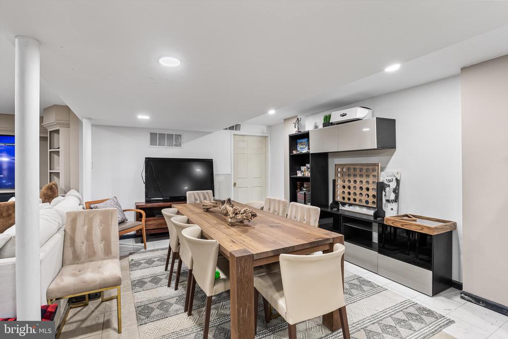 26 Waterview Dr