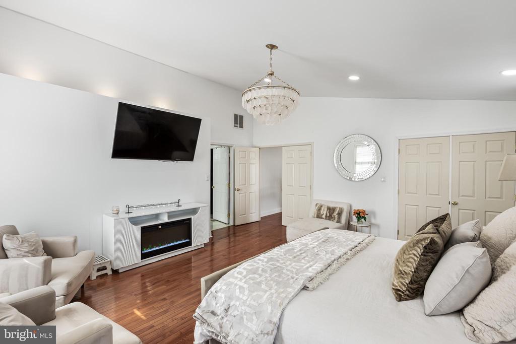 26 Waterview Dr