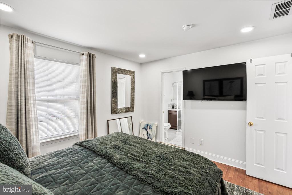 26 Waterview Dr