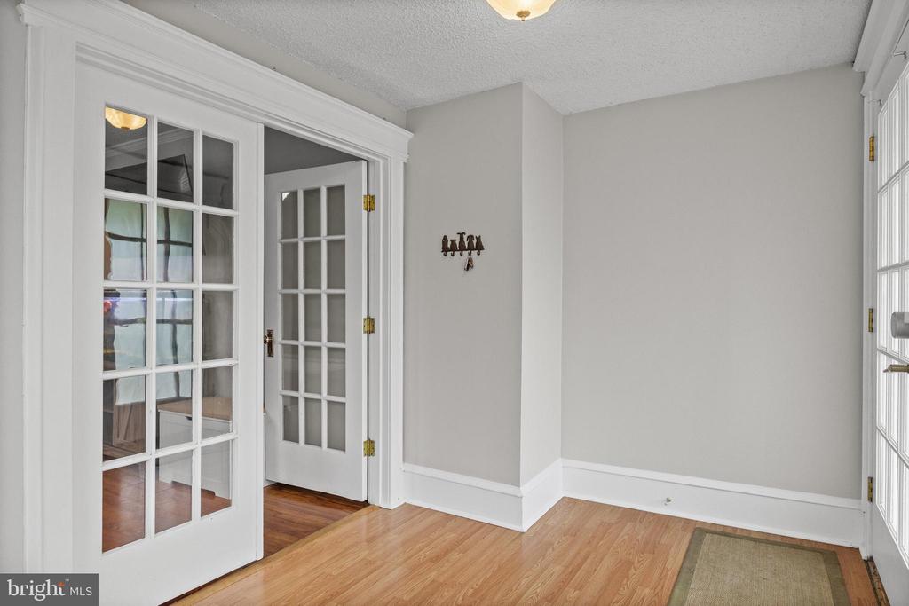 24 N Barrett Ave