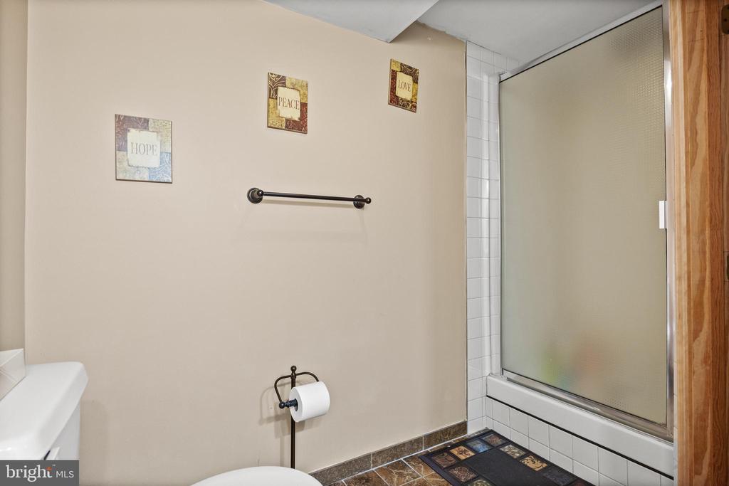 24 N Barrett Ave