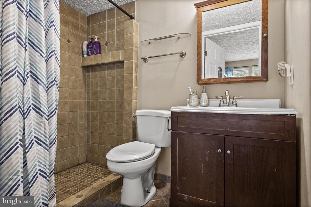 175 Kenwood Dr