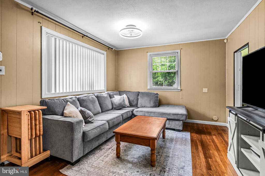 117 2ND AVENUE