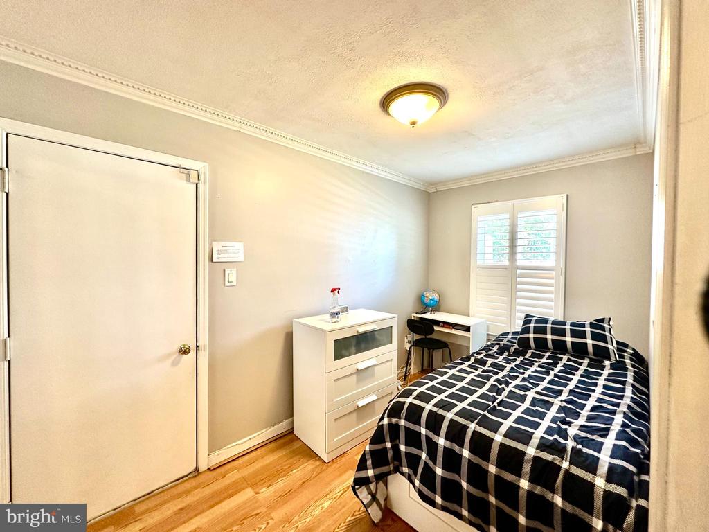 211 FRANKLIN AVENUE