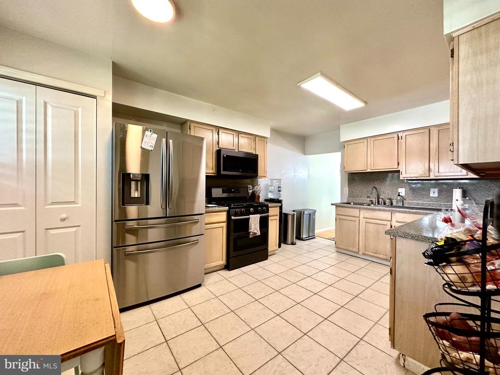 211 FRANKLIN AVENUE