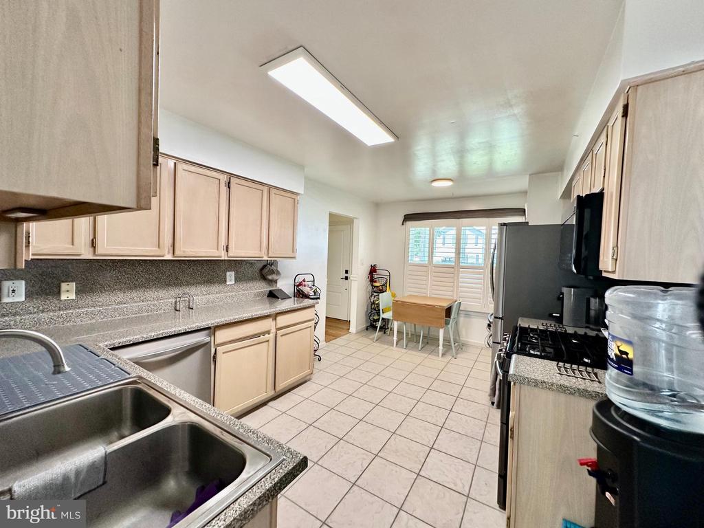 211 FRANKLIN AVENUE