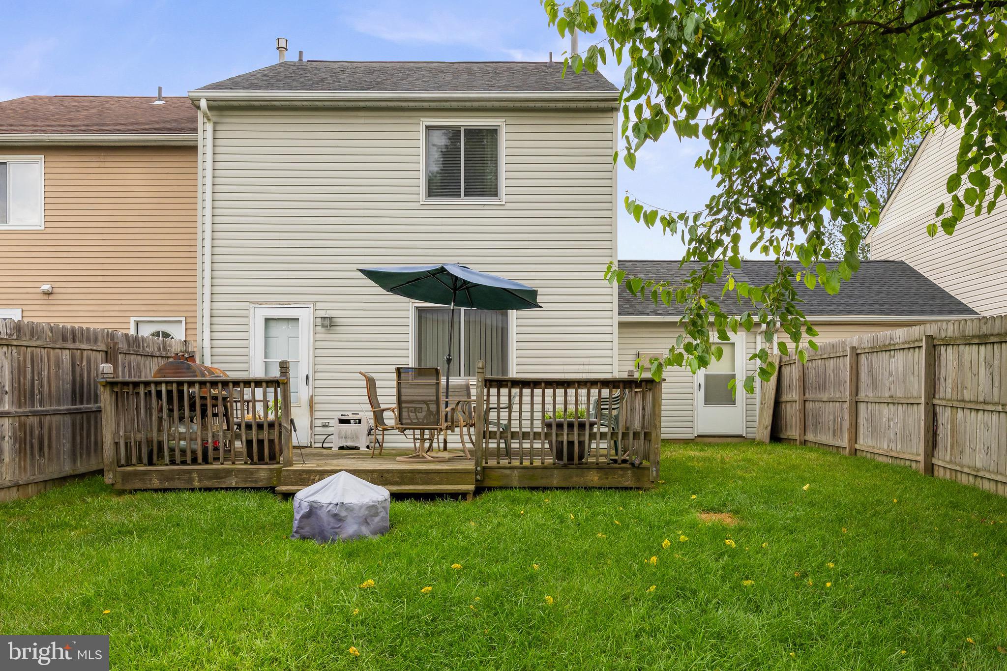 13 HOPEWELL LN