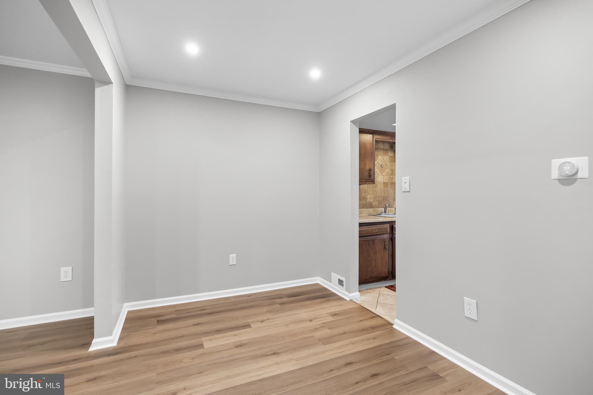 13 HOPEWELL LN