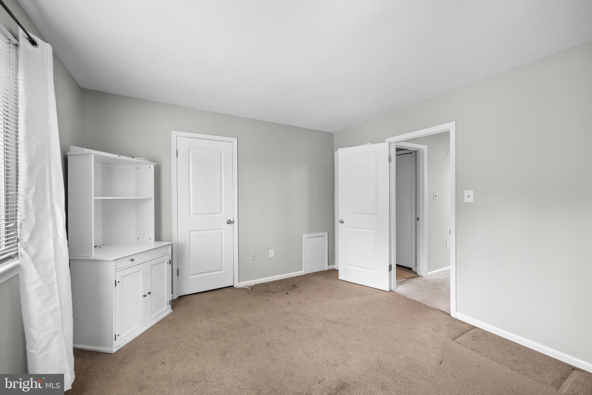 13 HOPEWELL LN