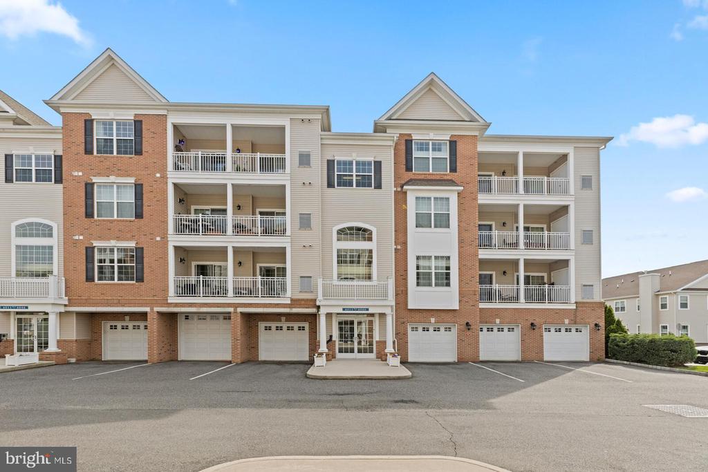 4021 DERBY CT