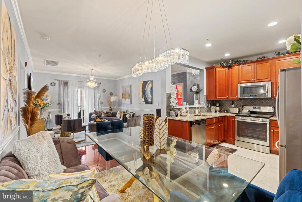 4021 DERBY CT