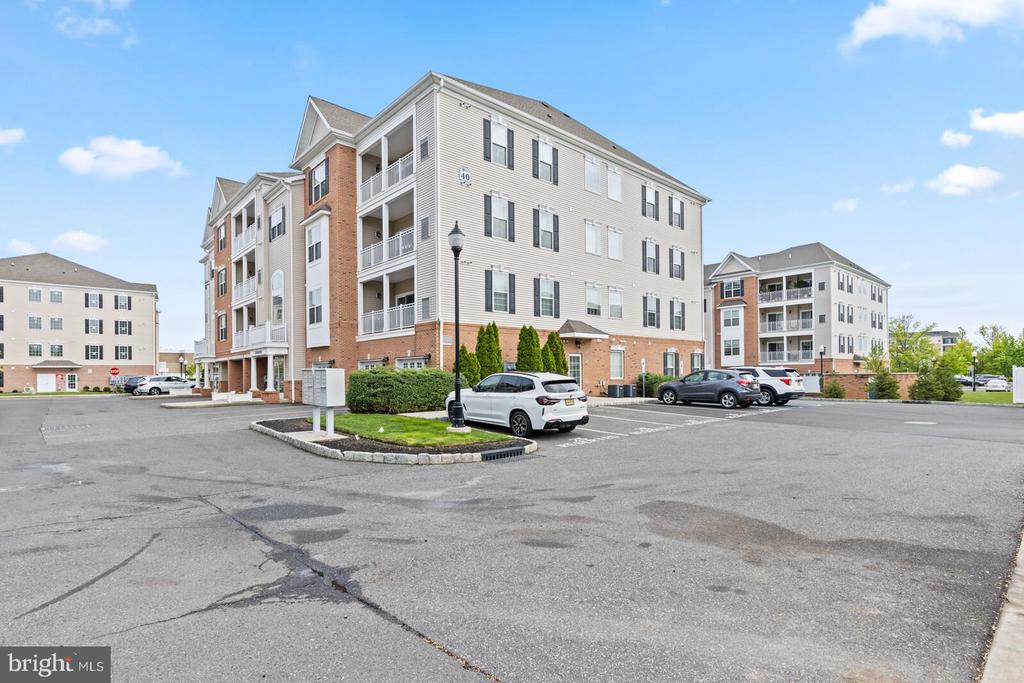 4021 DERBY CT
