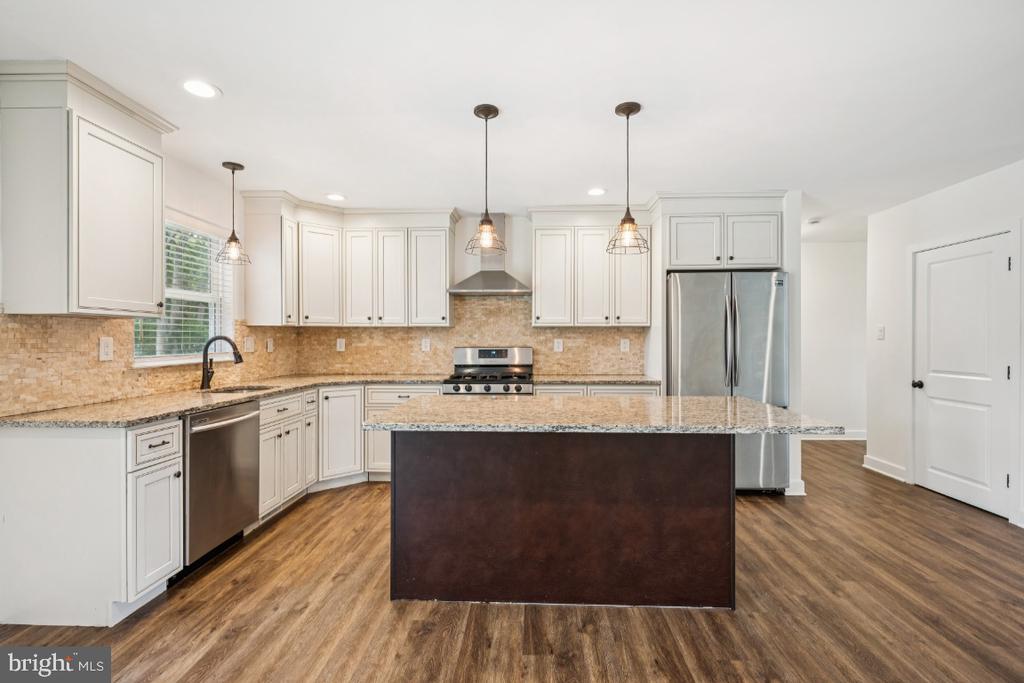 23 LAFAYETTE AVENUE