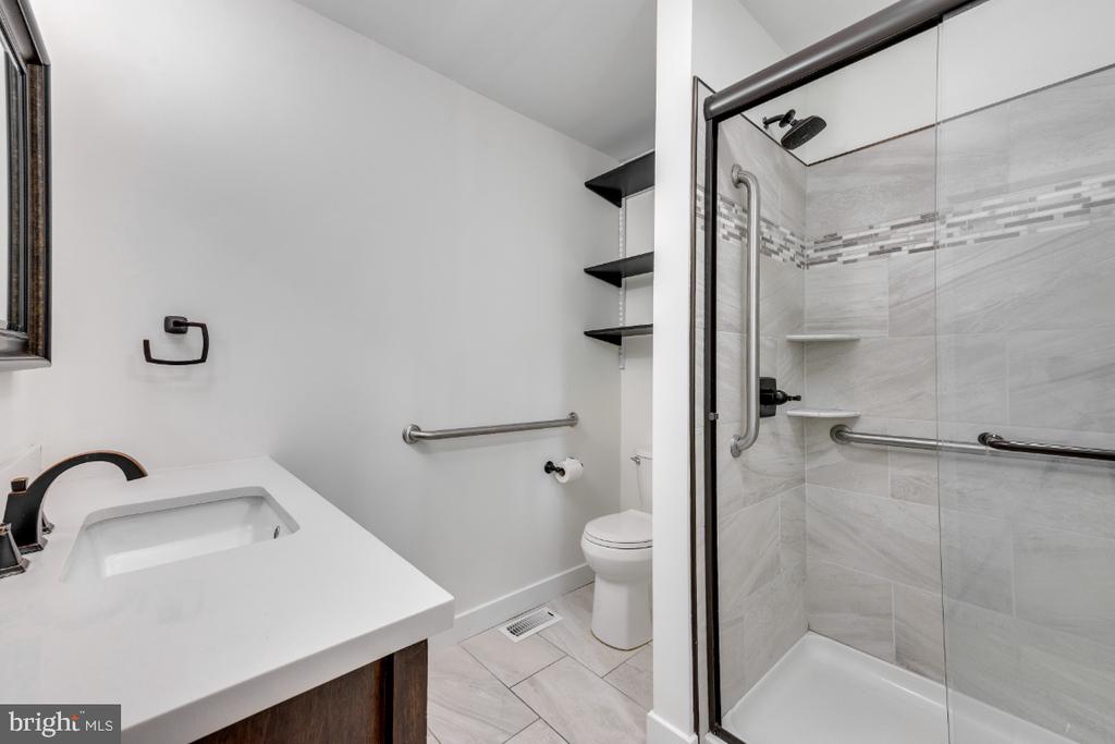 23 LAFAYETTE AVENUE