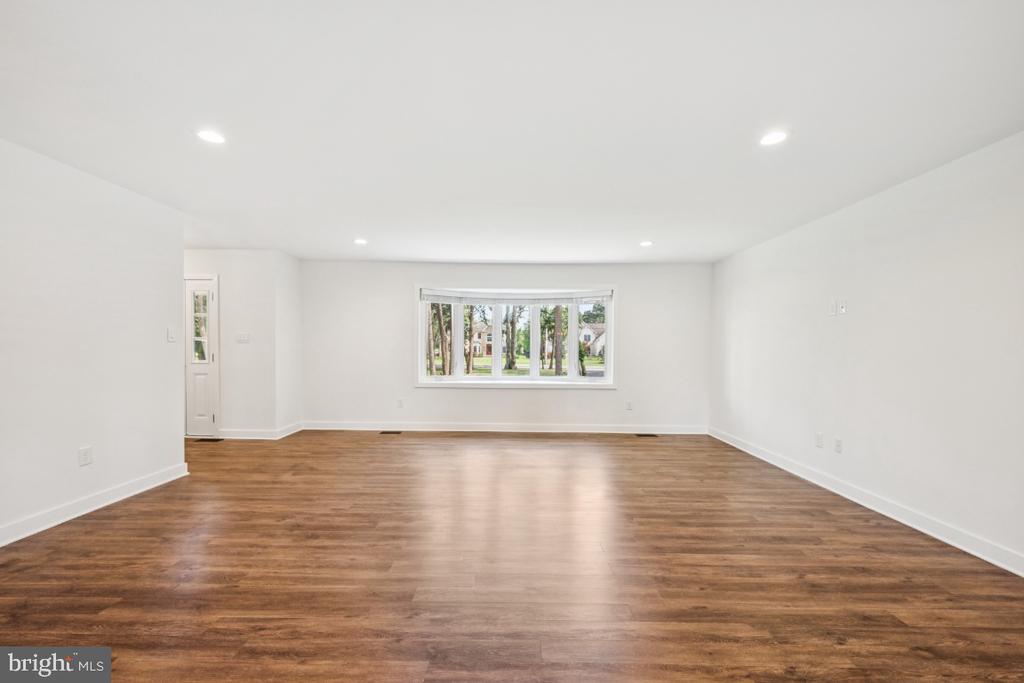 23 LAFAYETTE AVENUE