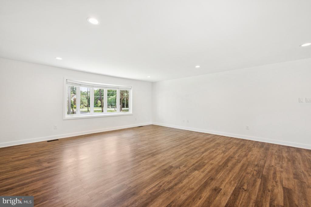 23 LAFAYETTE AVENUE