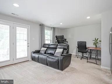 40 VILLAGE GREEN LANE