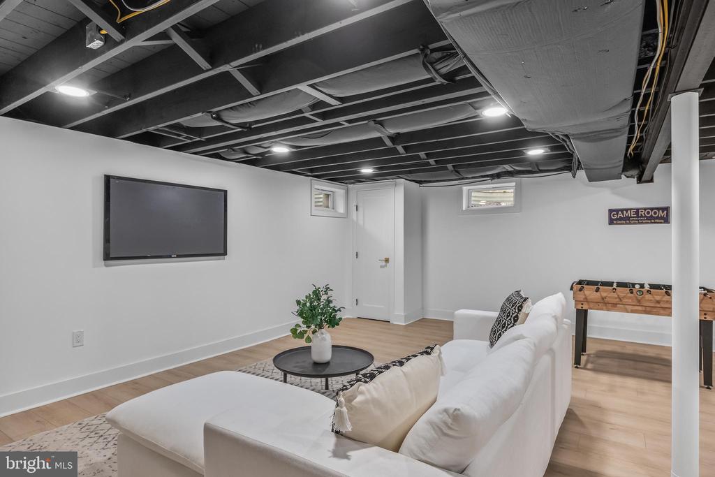 15 IMPERIAL DRIVE