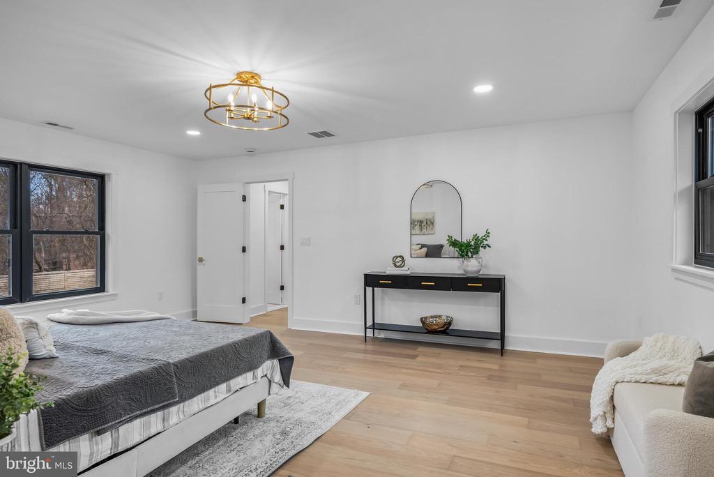 15 IMPERIAL DRIVE