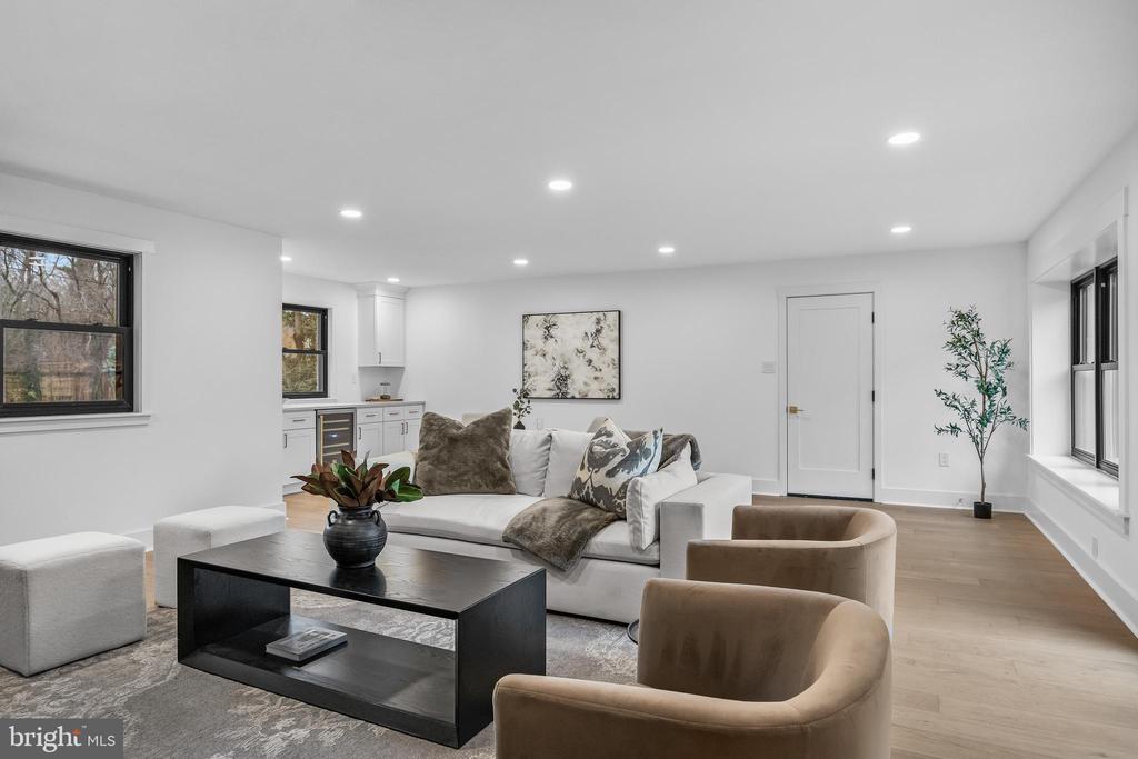 15 IMPERIAL DRIVE