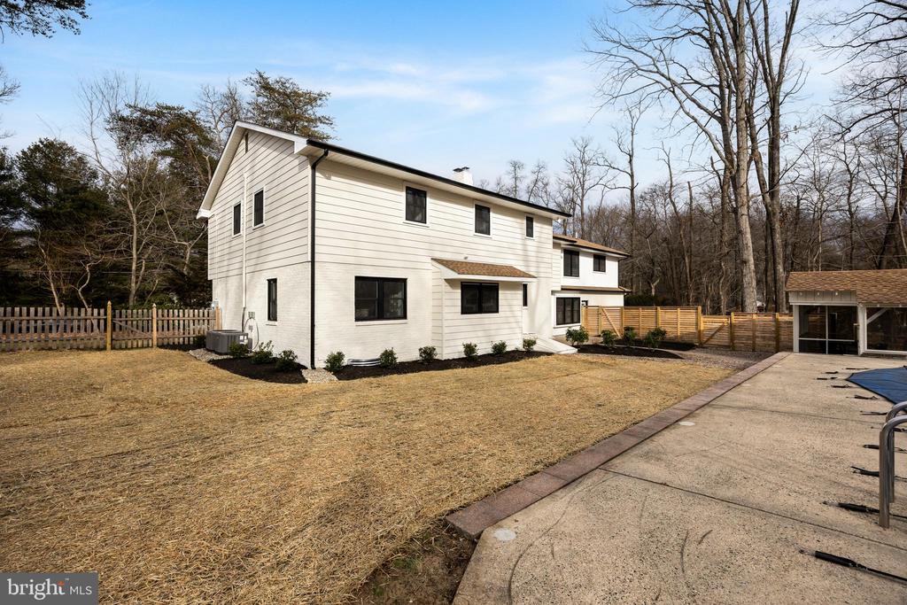 15 IMPERIAL DRIVE
