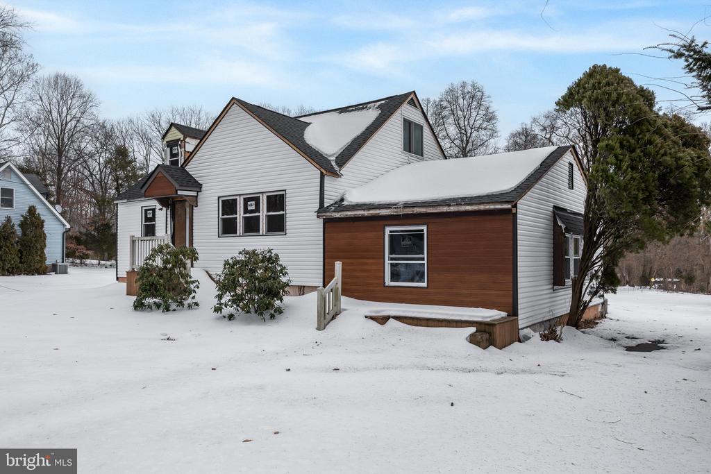 509 HICKSTOWN ROAD