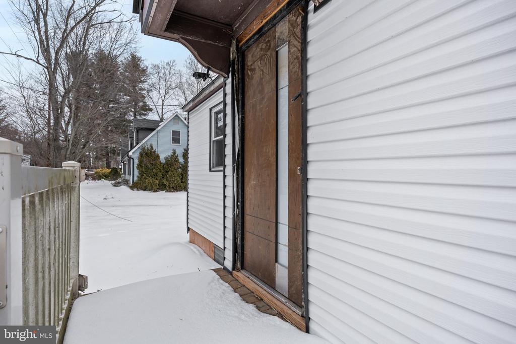 509 HICKSTOWN ROAD