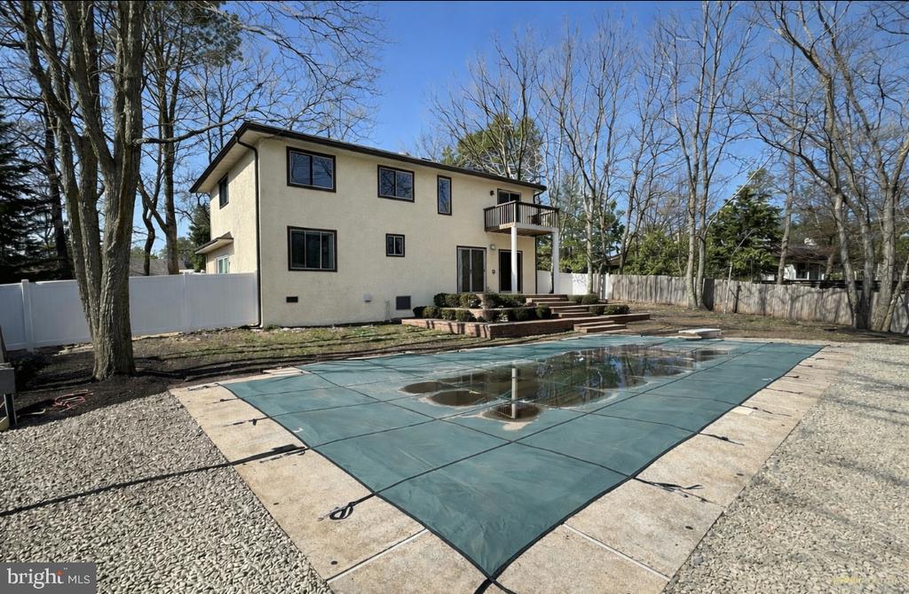 64 CHIPPENHAM DRIVE