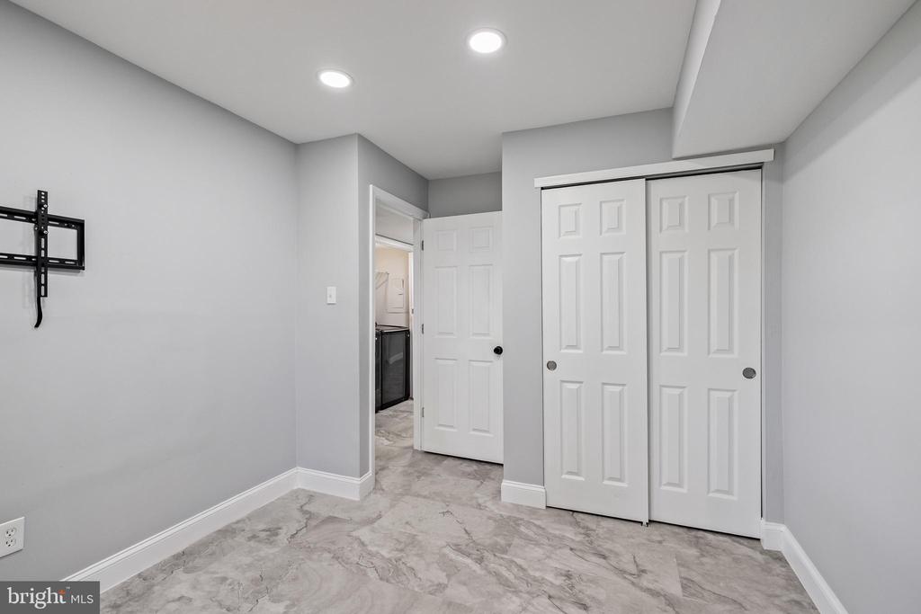 26 KNOLL DRIVE