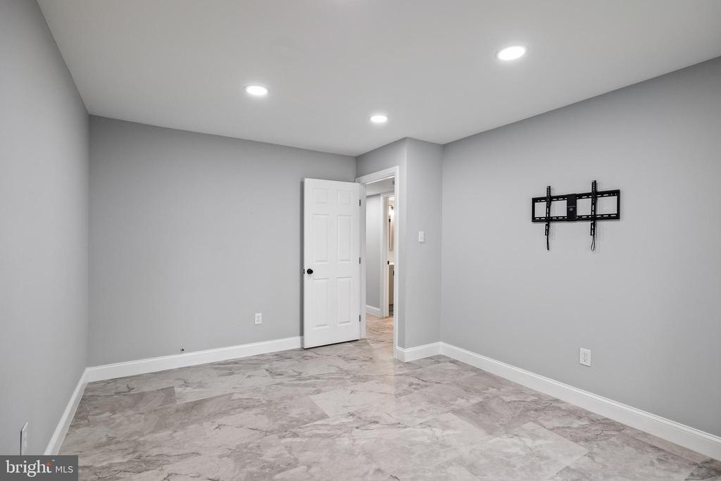 26 KNOLL DRIVE