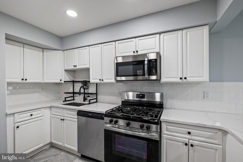 26 KNOLL DRIVE