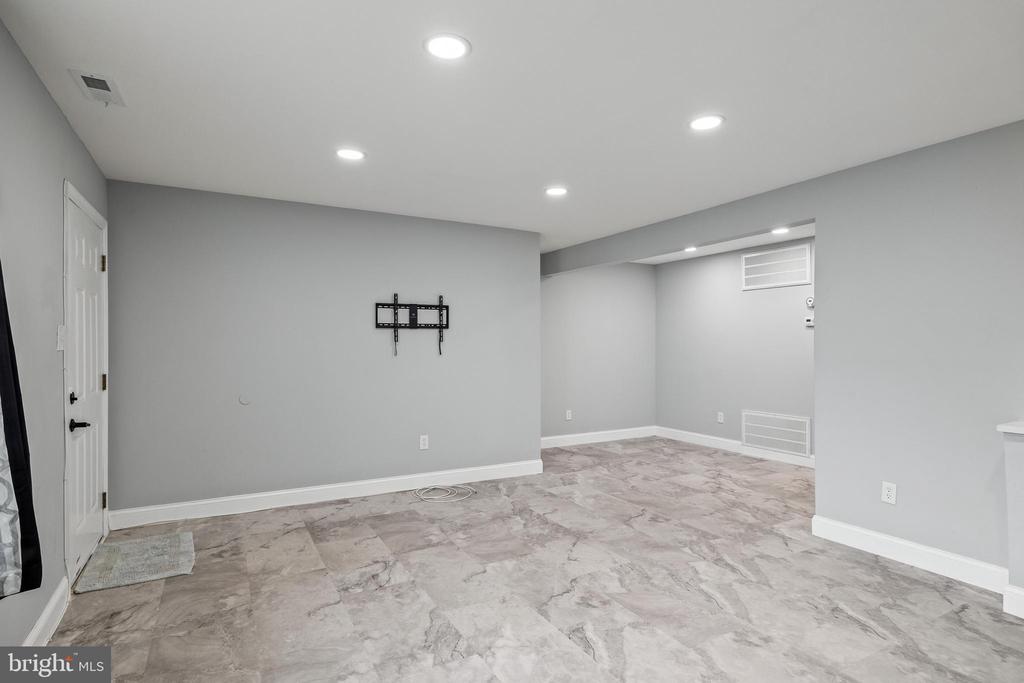 26 KNOLL DRIVE